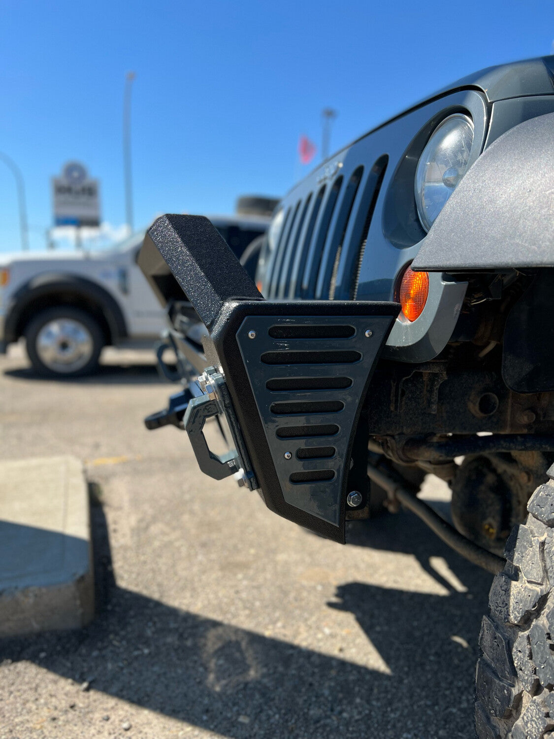 GRIDIRON 2007-2018 Jeep Wrangler Prerunner Winch Front Bumper